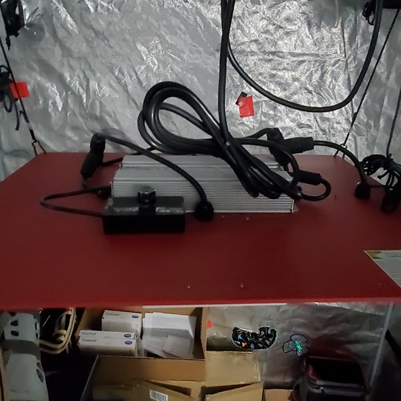 HLG 600 R spec led light - Picture 3 of 4